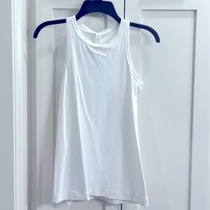 NWT Align hip-length racer back size 6